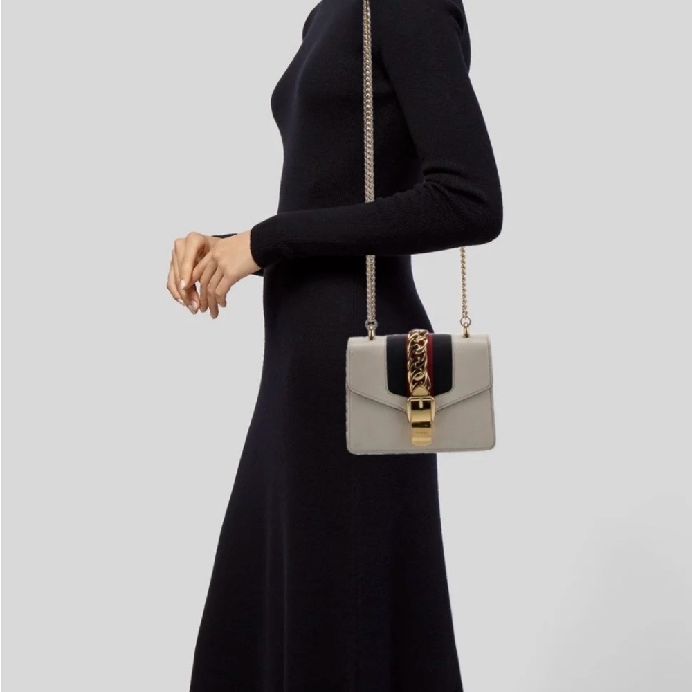 Gucci Sylvie Elegant Gray Chain Shoulder/Crossbody Bag